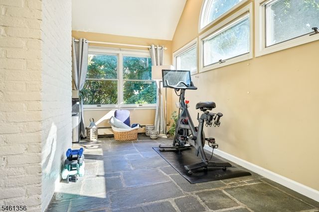 14 Wayland Dr, Verona Twp., NJ 07044