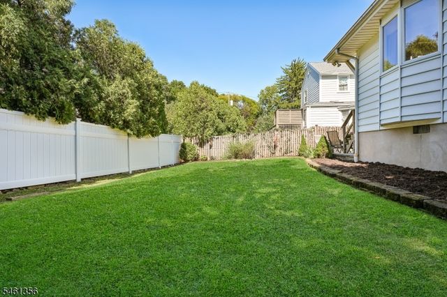 14 Wayland Dr, Verona Twp., NJ 07044