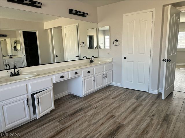 52 Green Hills Court, Henderson, NV 89012