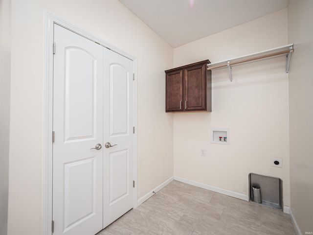 3661 Arbor Pointe Drive, Newburgh, IN 47630