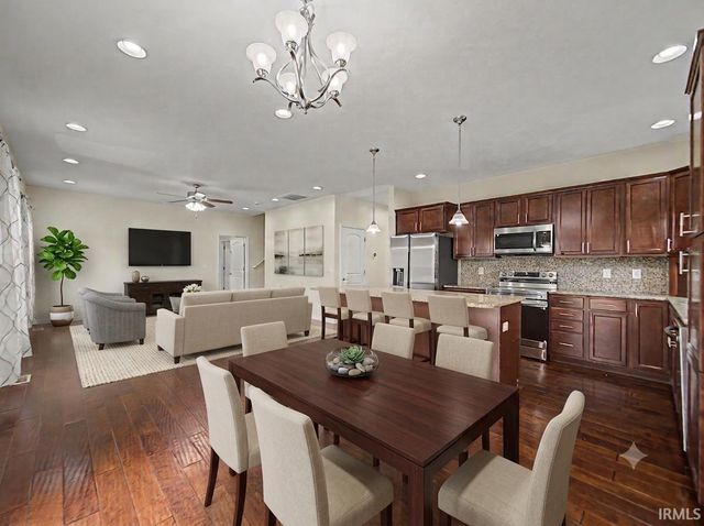 3661 Arbor Pointe Drive, Newburgh, IN 47630