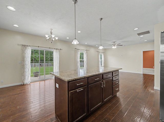3661 Arbor Pointe Drive, Newburgh, IN 47630