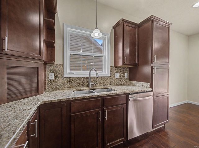 3661 Arbor Pointe Drive, Newburgh, IN 47630