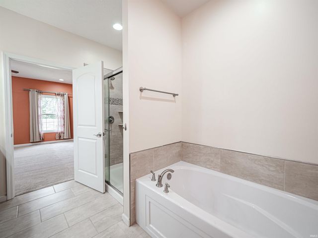3661 Arbor Pointe Drive, Newburgh, IN 47630