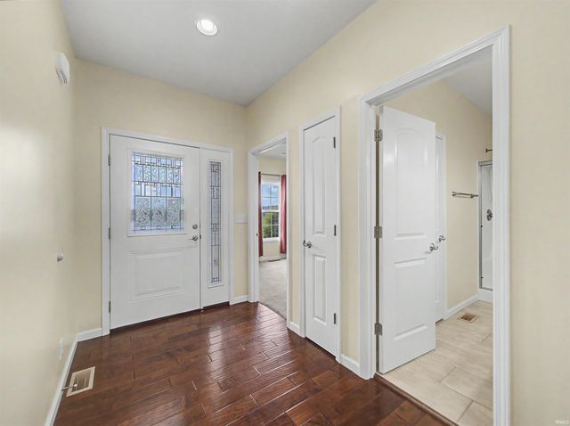 3661 Arbor Pointe Drive, Newburgh, IN 47630