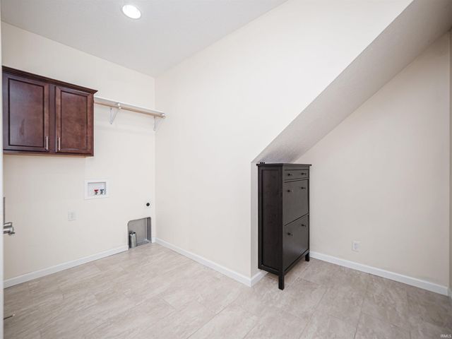 3661 Arbor Pointe Drive, Newburgh, IN 47630