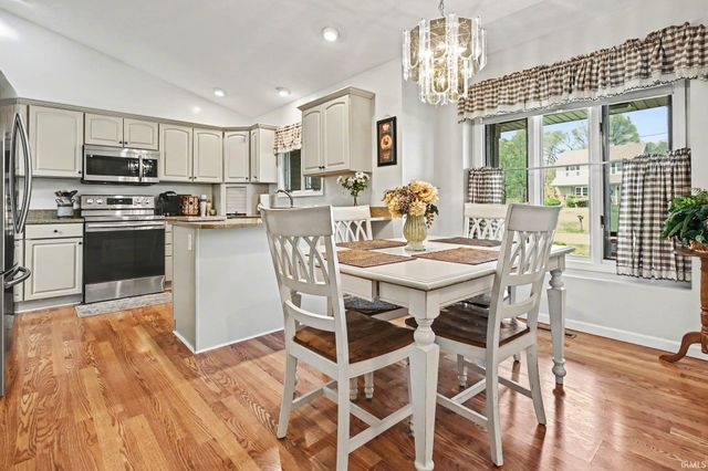 21064 Morning Dove Trail, South Bend, IN 46614