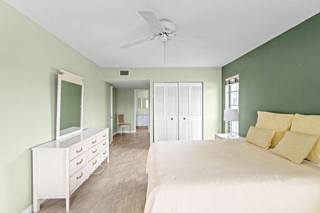 3 Greenway Village North N 209, Royal Palm Beach, FL 33411