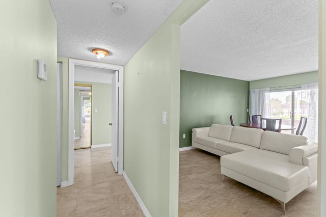 3 Greenway Village North N 209, Royal Palm Beach, FL 33411