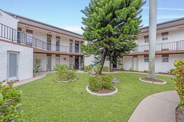 3 Greenway Village North N 209, Royal Palm Beach, FL 33411