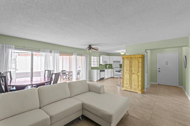 3 Greenway Village North N 209, Royal Palm Beach, FL 33411