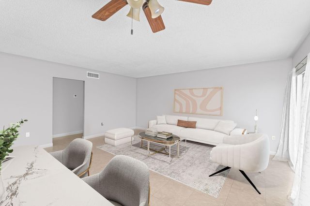 3 Greenway Village North N 209, Royal Palm Beach, FL 33411