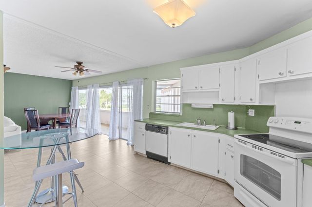 3 Greenway Village North N 209, Royal Palm Beach, FL 33411