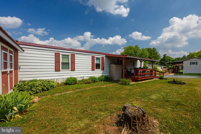 4 HEMLOCK ACRES CT, Manheim, PA 17545