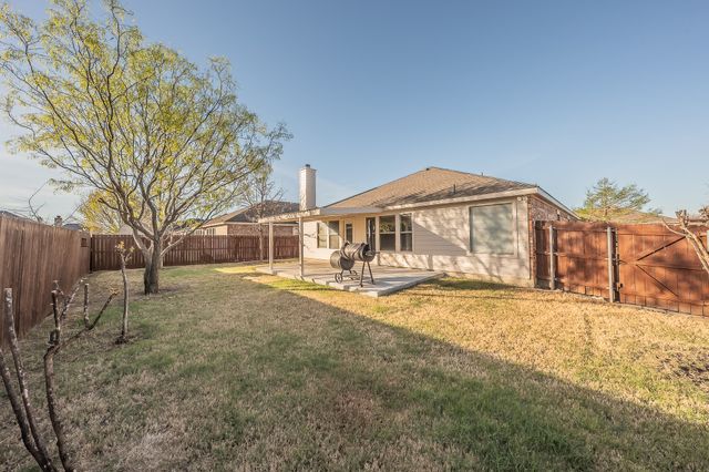105 Rain Cloud Drive, Waxahachie, TX 75165