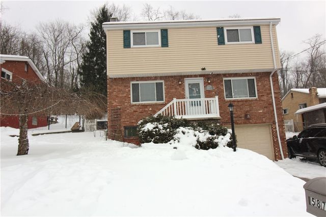 5877 Pleasant St, South Park, PA 15129