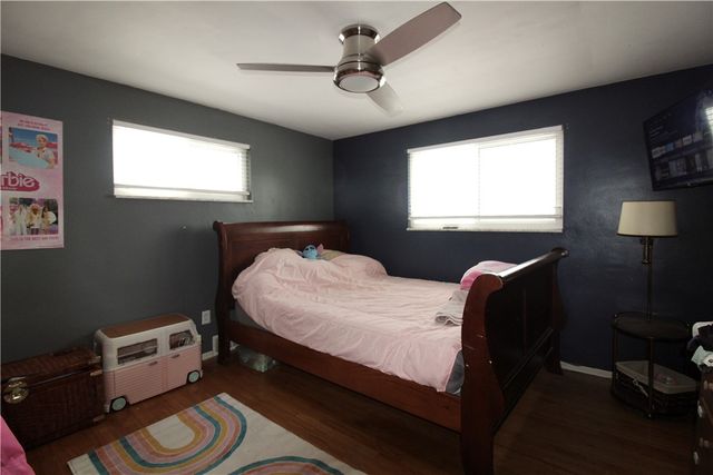 5877 Pleasant St, South Park, PA 15129