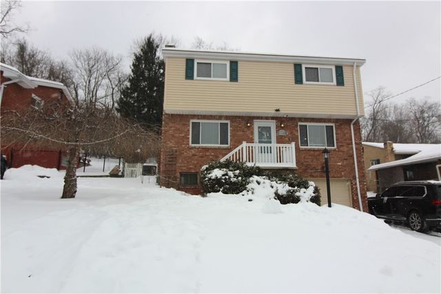 5877 Pleasant St, South Park, PA 15129