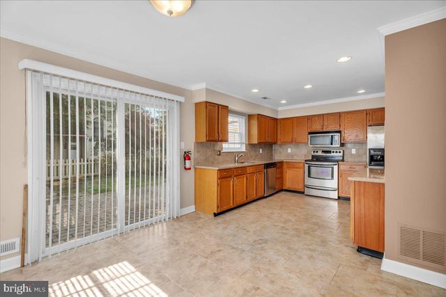 146 CROWN PRINCE DR, Marlton, NJ 08053