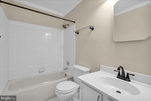 146 CROWN PRINCE DR, Marlton, NJ 08053