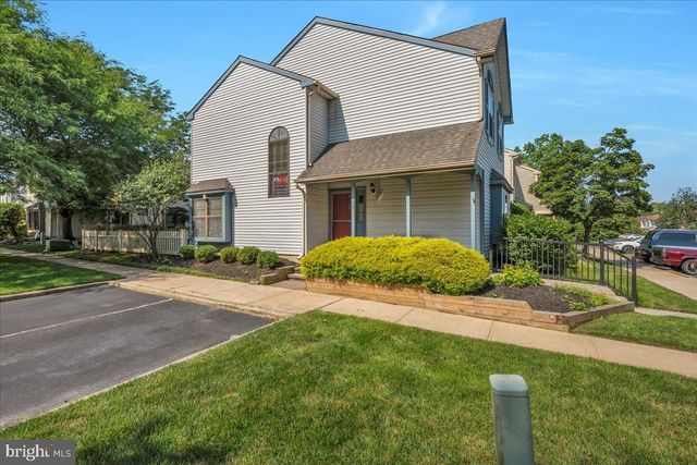 146 CROWN PRINCE DR, Marlton, NJ 08053