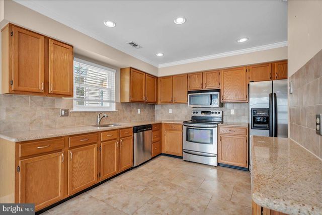 146 CROWN PRINCE DR, Marlton, NJ 08053