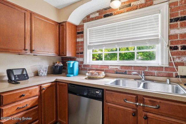 219 West Ave, Mt Washington, KY 40047