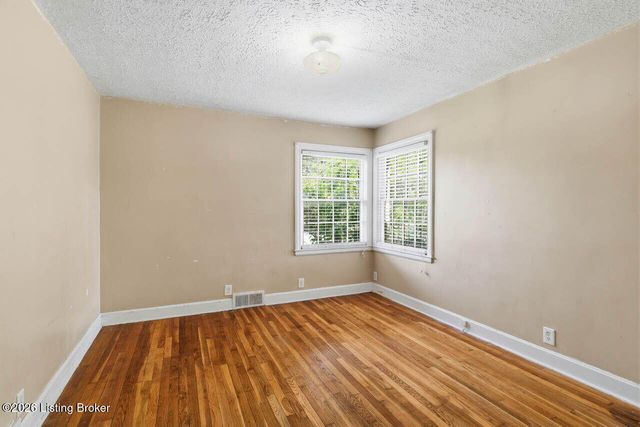 219 West Ave, Mt Washington, KY 40047