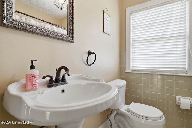 219 West Ave, Mt Washington, KY 40047