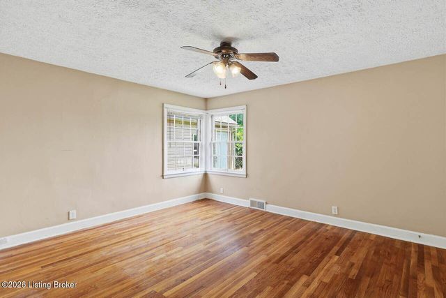 219 West Ave, Mt Washington, KY 40047