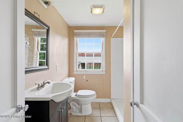 219 West Ave, Mt Washington, KY 40047