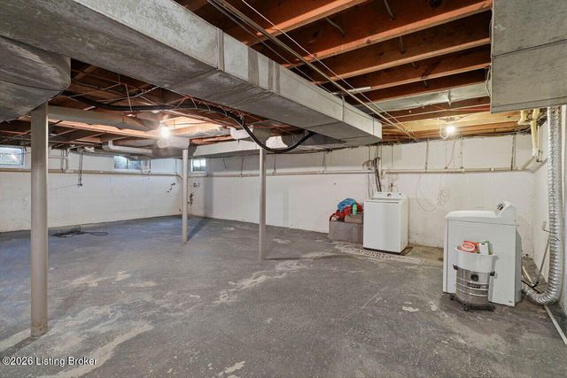 219 West Ave, Mt Washington, KY 40047