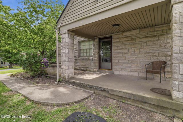 219 West Ave, Mt Washington, KY 40047