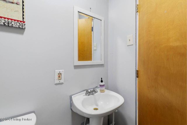 219 West Ave, Mt Washington, KY 40047