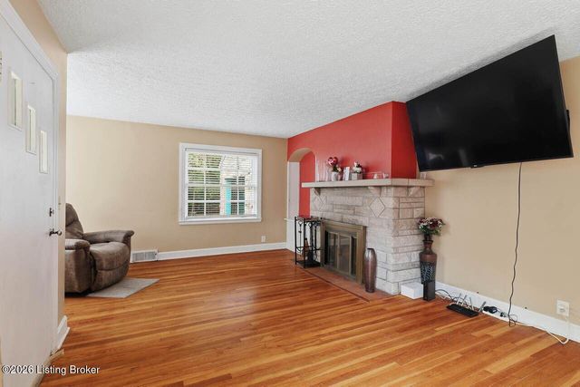 219 West Ave, Mt Washington, KY 40047