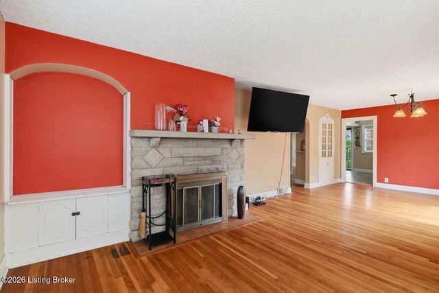 219 West Ave, Mt Washington, KY 40047