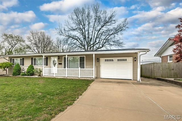 404 Elmwood Drive, St Charles, MO 63301