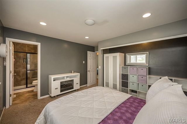 404 Elmwood Drive, St Charles, MO 63301