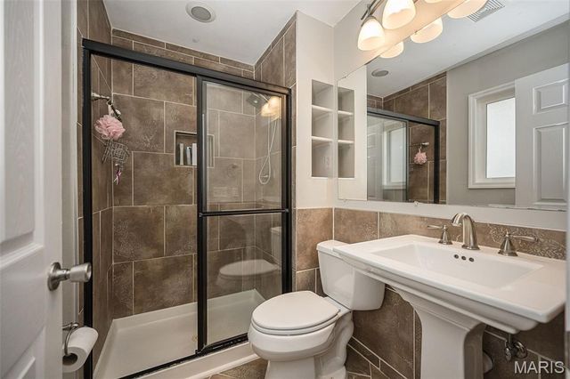 404 Elmwood Drive, St Charles, MO 63301