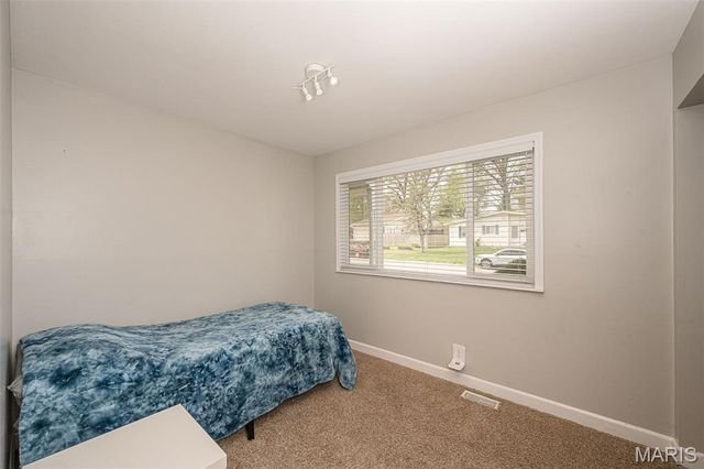 404 Elmwood Drive, St Charles, MO 63301