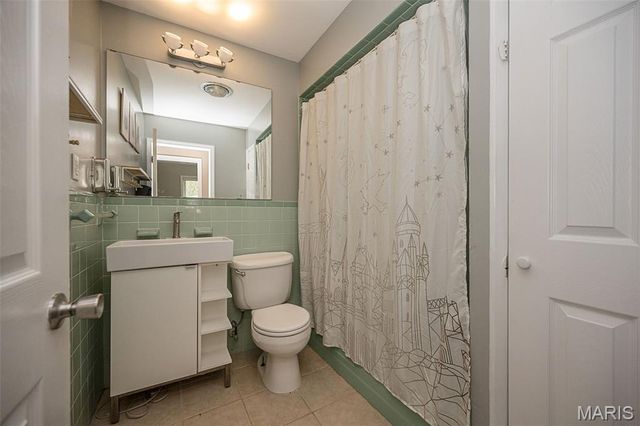 404 Elmwood Drive, St Charles, MO 63301