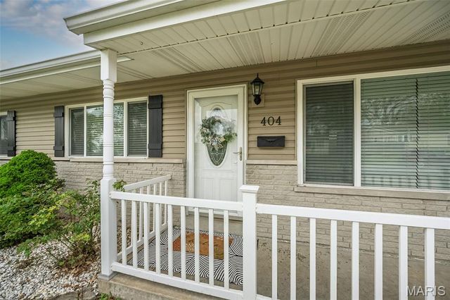 404 Elmwood Drive, St Charles, MO 63301