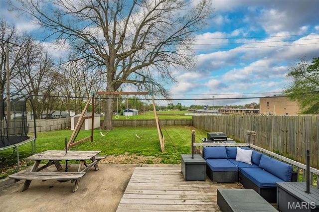 404 Elmwood Drive, St Charles, MO 63301