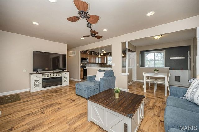 404 Elmwood Drive, St Charles, MO 63301