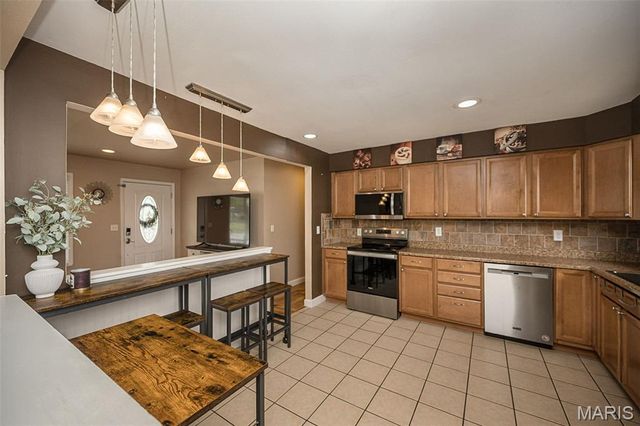 404 Elmwood Drive, St Charles, MO 63301