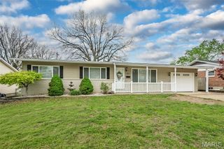 404 Elmwood Drive, St Charles, MO 63301