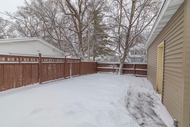 1119 9th Street N, Fargo, ND 58102