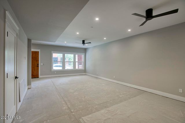 210 W MCKINLEY Street, Phoenix, AZ 85003