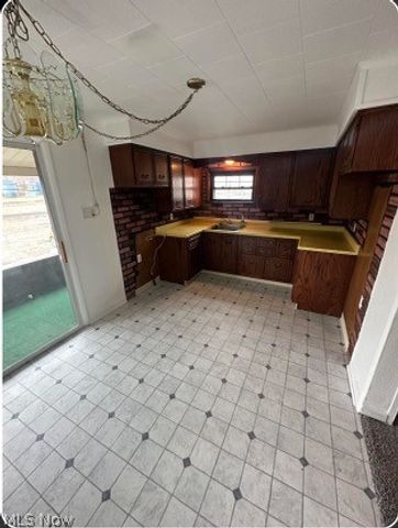 407 Main Street, Follansbee, WV 26037