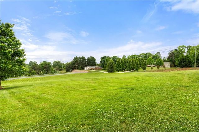 1812 Cadle Ford Road, Mount Airy, NC 27030